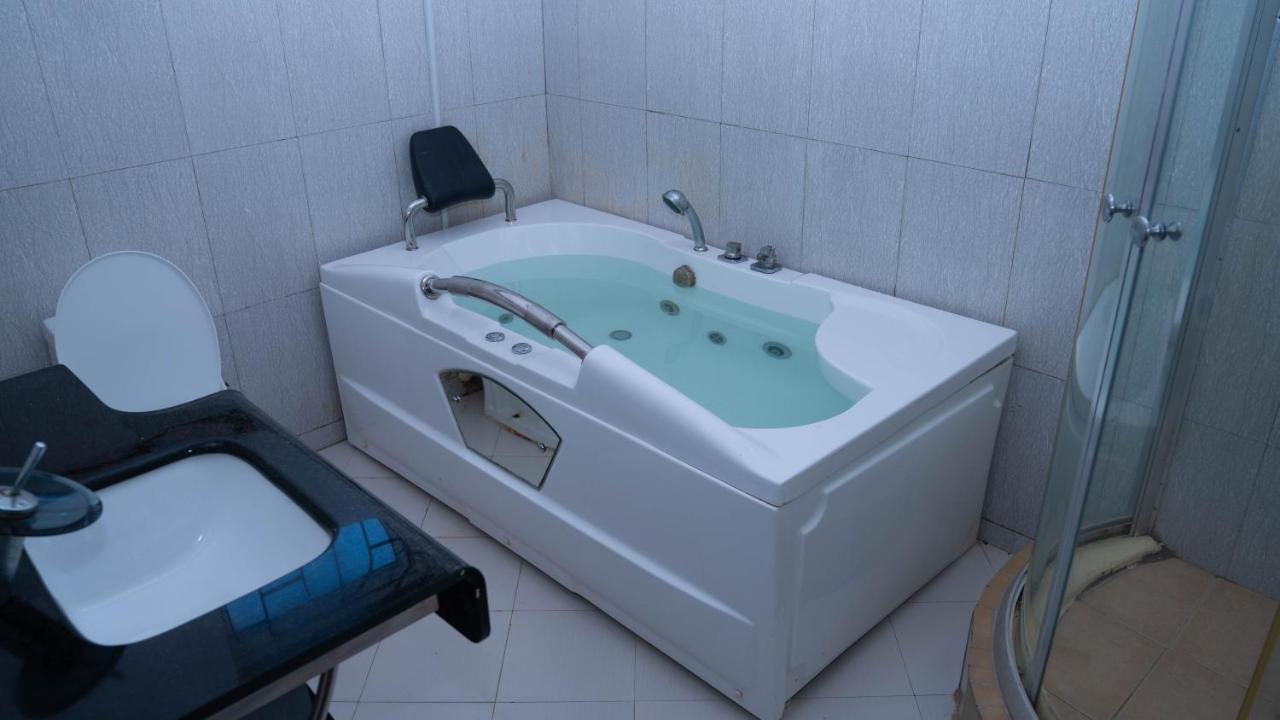 Luxury Beach Villa Inn Dar es Salaam Bagian luar foto