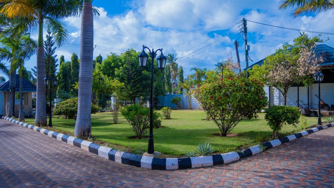 Luxury Beach Villa Inn Dar es Salaam Bagian luar foto